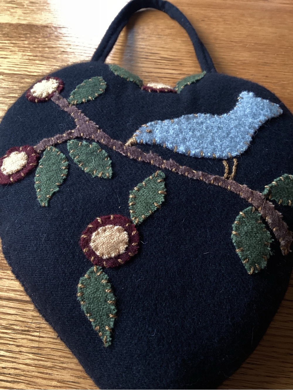 Primitive /Rustic Black Felt Heart Decor 🖤 - Picture 6 of 9